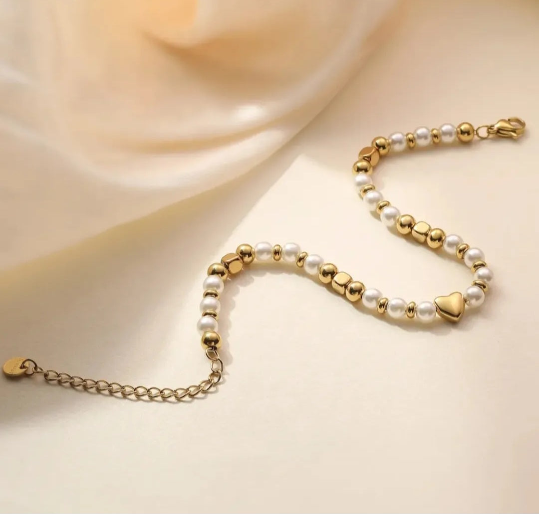 Heart charm Pearl Bead Bracelet