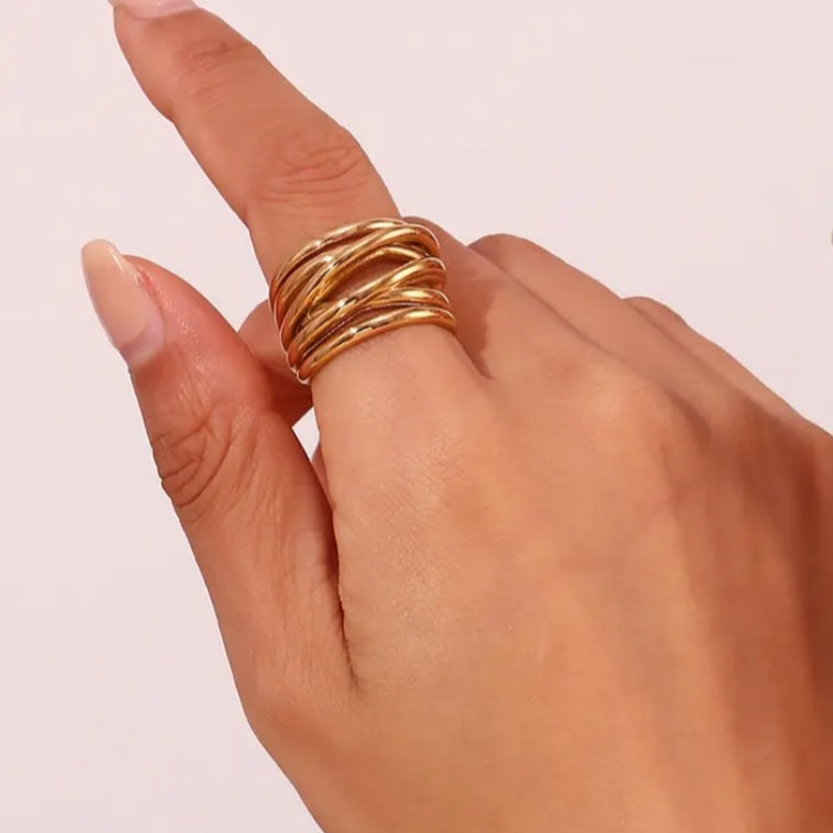 Woven and Twisted Closed-end Ring
