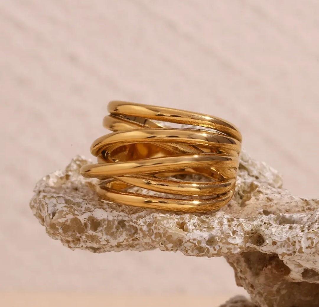 Woven and Twisted Closed-end Ring
