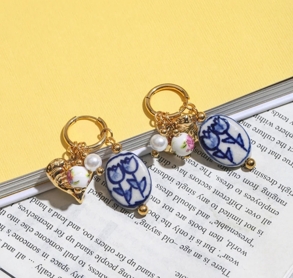 Victoria Cameo Blue Tulip Dangle Earring
