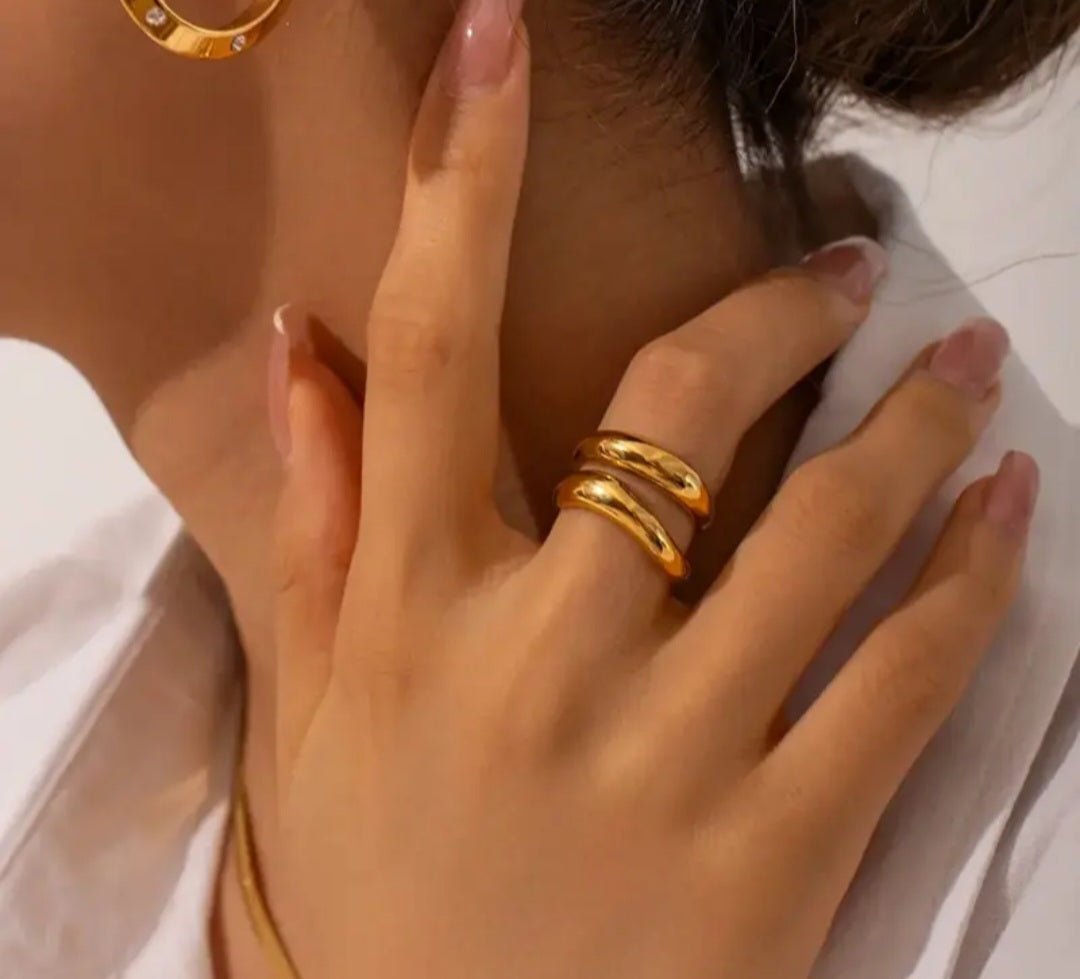 Chunky Lip Shaped Ring